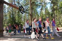 Leiri alkoi helteisen�